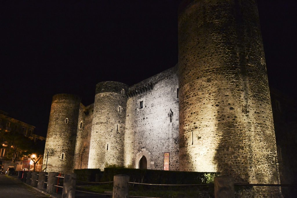 Tour Catania by night