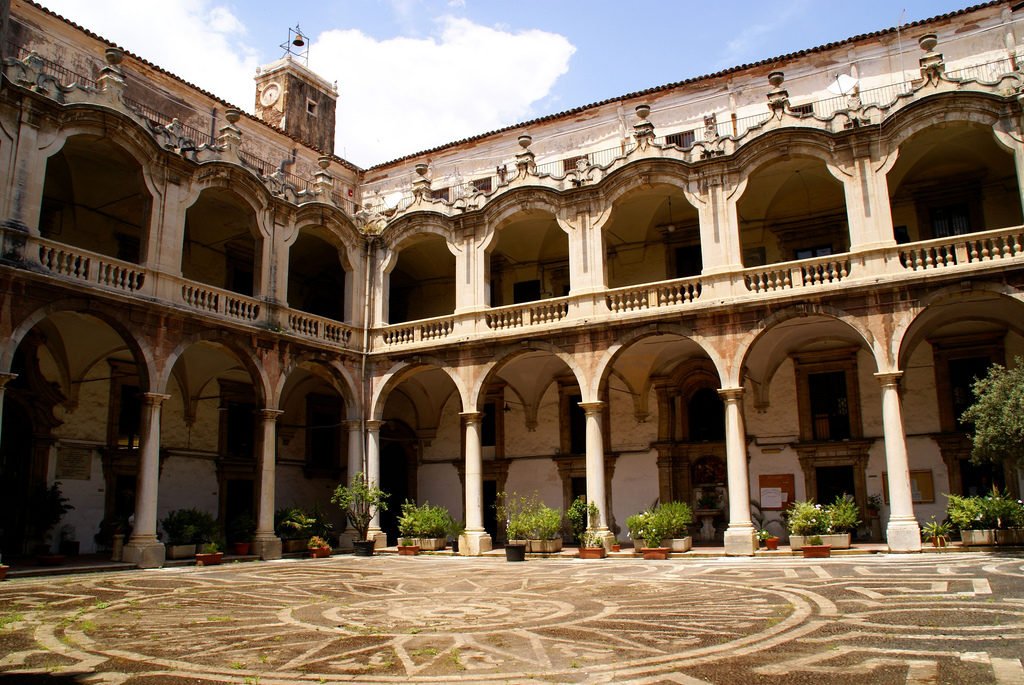 storia Il Convento dei Padri Crociferi a Catania