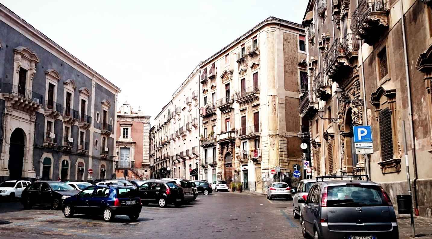 La storica Piazza Manganelli