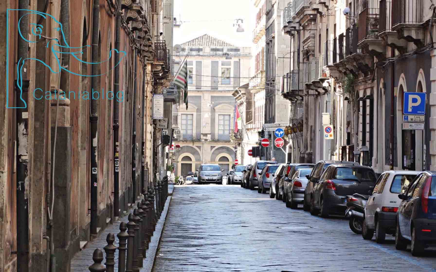 La Via Manzoni di Catania con le storiche mercerie