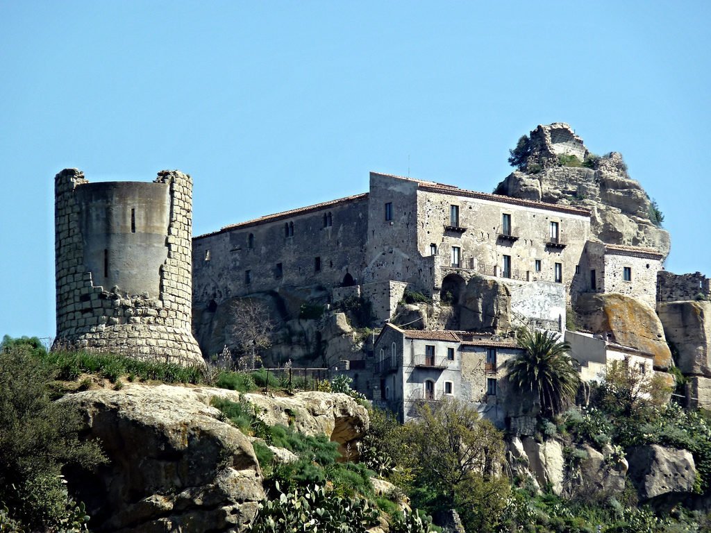 castiglione di sicilia castello