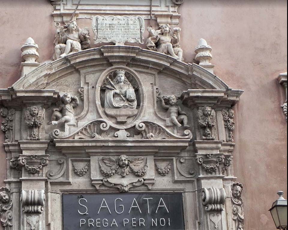 ingresso chiesa di SantAgata al Borgo 1