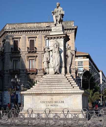 Monumento a Vincenzo Bellini