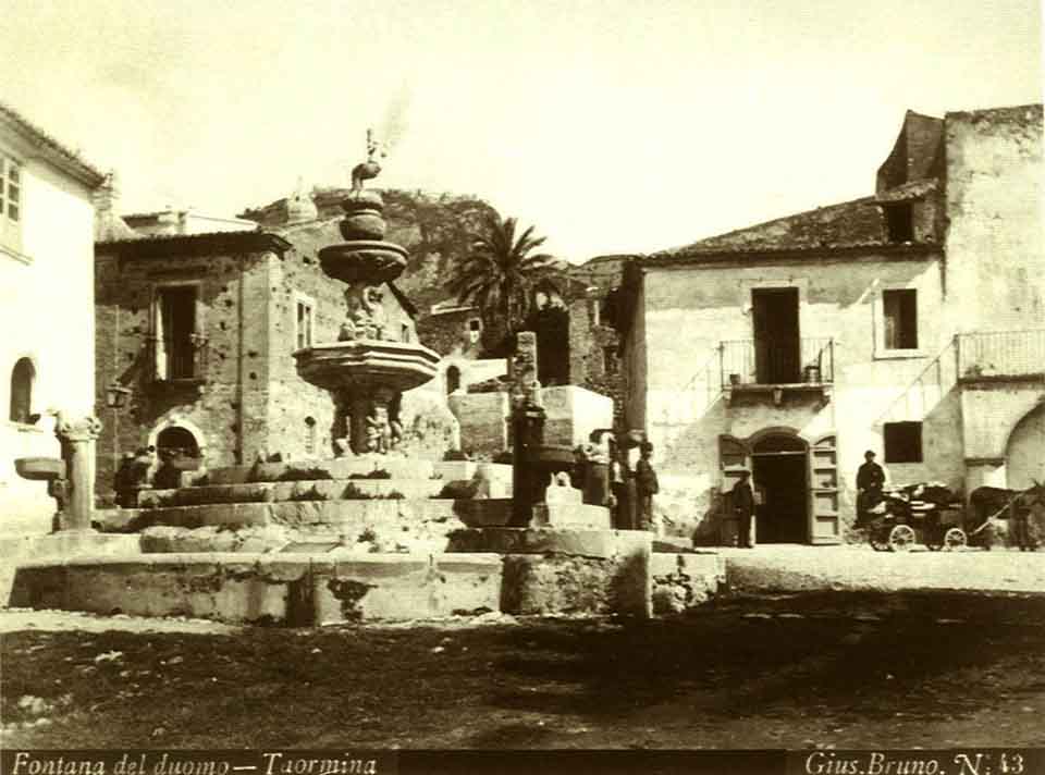 la storia della fontana di taormina