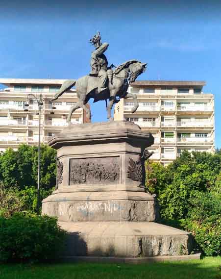 Monumento equestre a Re Umberto I