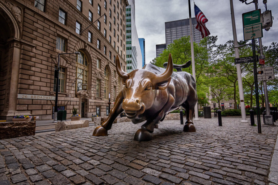 Arturo di Modica: ci lascia lo scultore del Charging Bull di New York