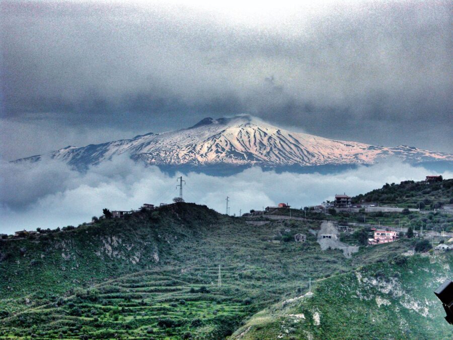 Etna, rischio Radon: cos’è e come difendersi