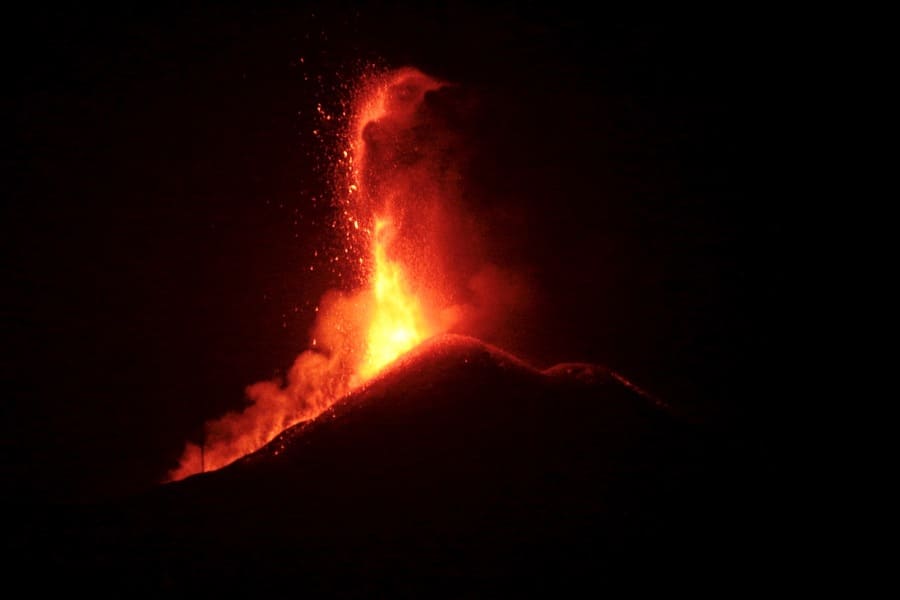 Eruzione Etna e superluna di maggio: spettacoli naturali