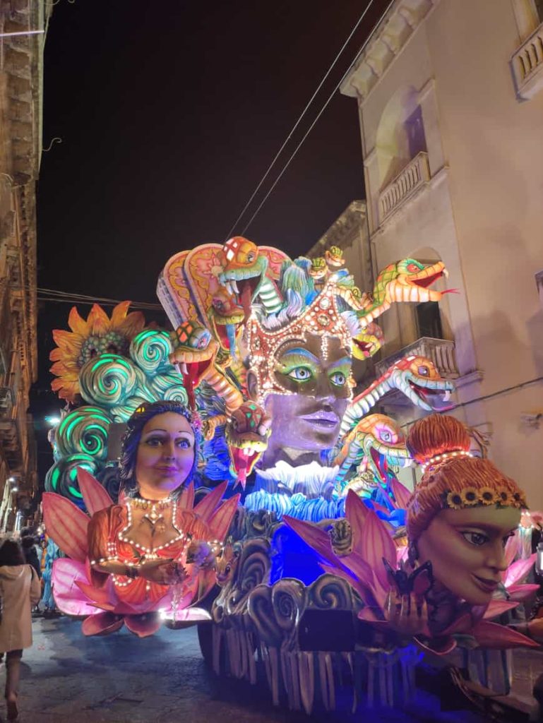 Carnevale acireale carro 2022