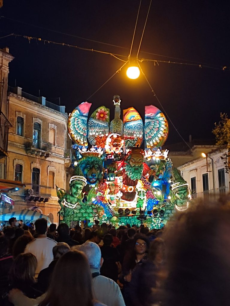 Carnevale di Acireale carro dante