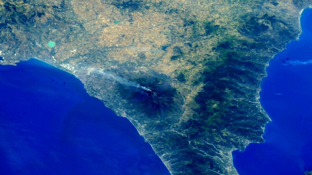 Eruzione Etna Astrosamantha