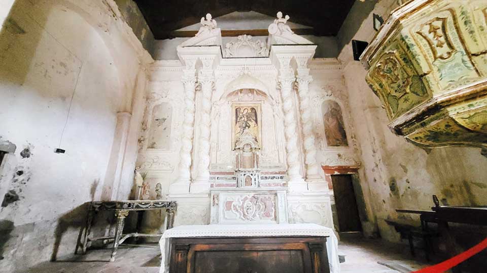 Altare chiesa San Michele Savoca